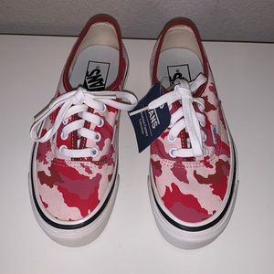 NEW VANS authentic 44 dx anaheim factory camo red low top sneakers Sz 5.5 WOMENS